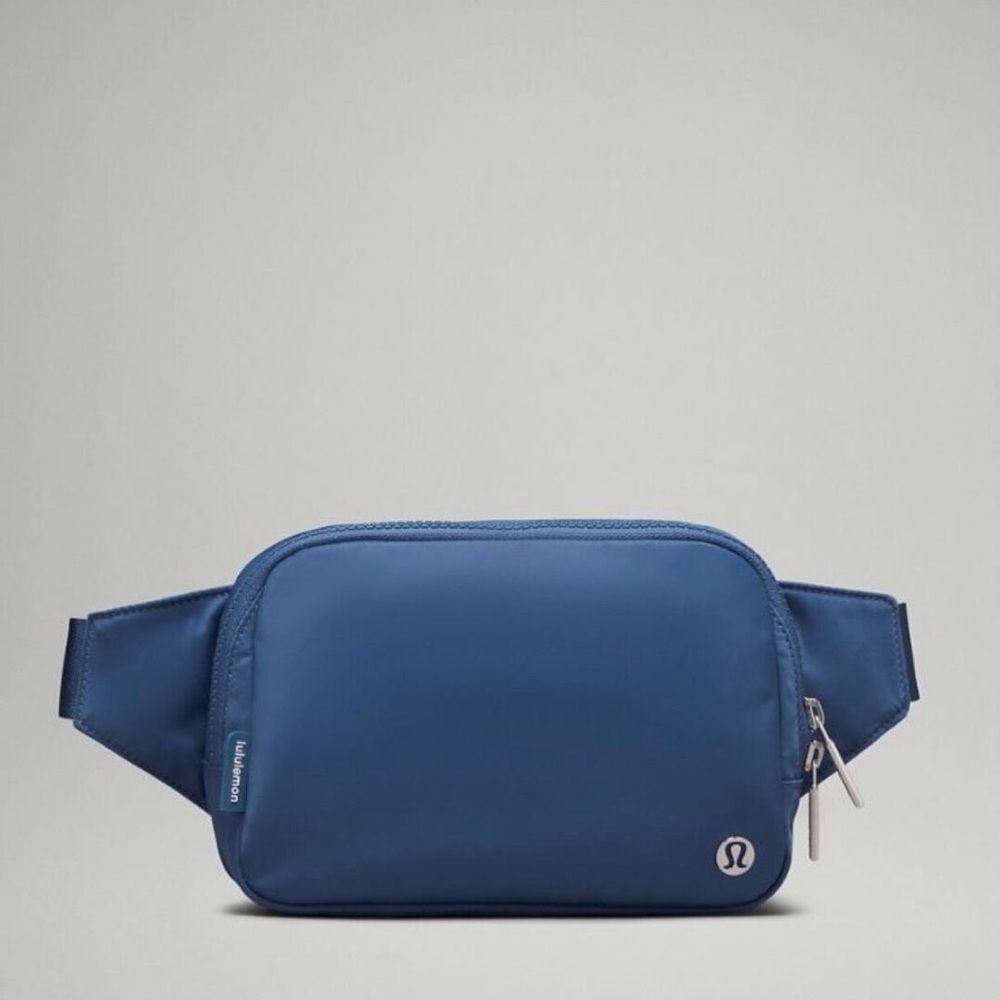 Lululemon Everywhere Belt Bag Large 2L Pitch Blue